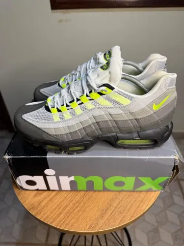 Tênis Nike Air Max 95 Neon