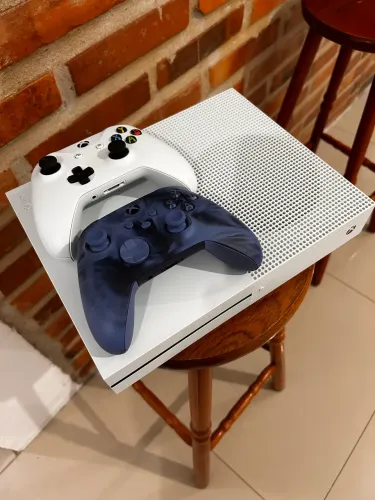 XBOX ONE S 1TB
