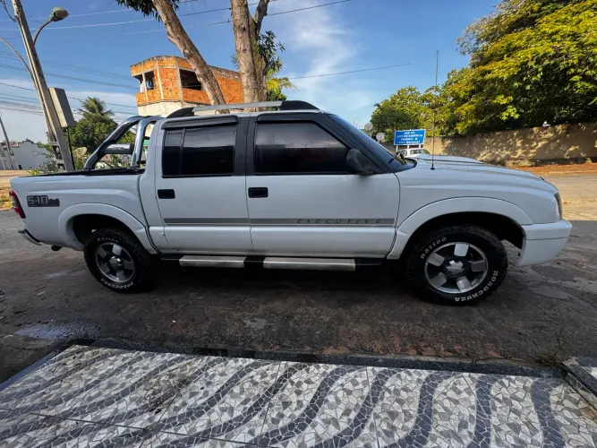 Chevrolet S10 Pick-up Exec. 2.8 4X4 CD TB Int.dies 2004