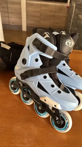 Vendo patins semi profissional por 700