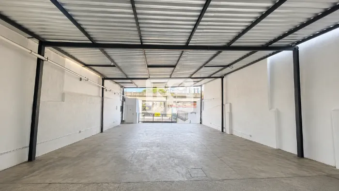 Galpão com área de 400m² no Bairro Concórdia em Belo Horizonte/MG.