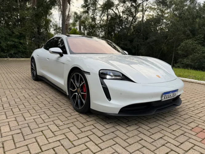 Porsche Taycan 4S (elétrico) 2023