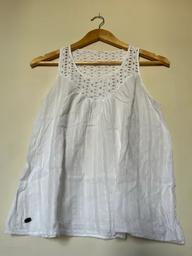 Blusinha Hering original, leve fresca e cheia de charme 
