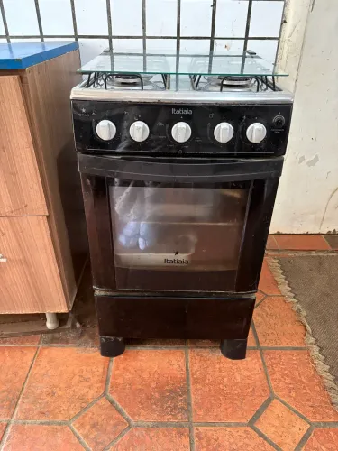 Fogão Itatiaia Star 4 bocas, muito bem conservado usado por menos de 6 meses!!