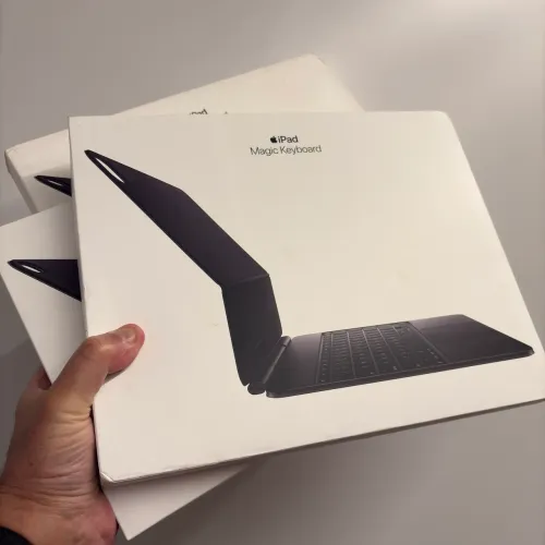 Magic Keyboard Ipad Pro 13 (M4 e M5) Novo Lacrados !