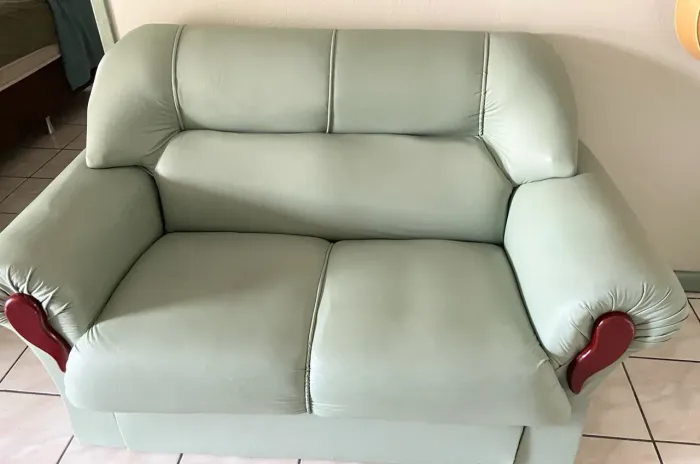 Conjunto Lindo Jogo de sofás com 1 ,2 e 3 lugares retrôs de Imbuia.
