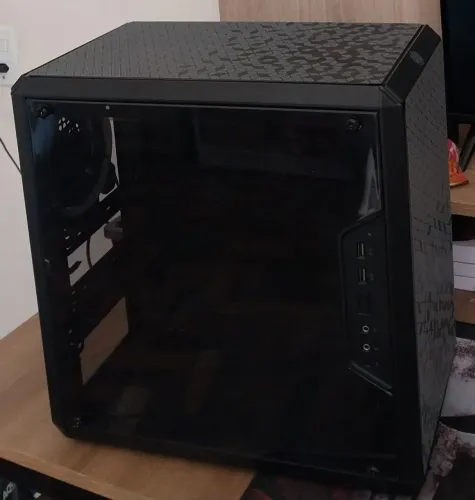 Gabinete Gamer Cooler Master Q300L