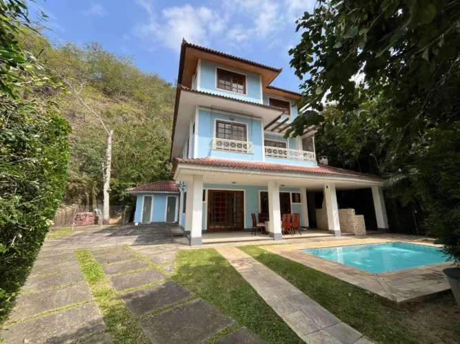 Vargem Pequena | Casa de Condomínio 6 quartos, sendo 6 suites