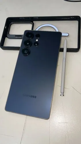 Samsung Galaxy S25 Ultra 5G (256 GB / 12 GB RAM) na cor Preta