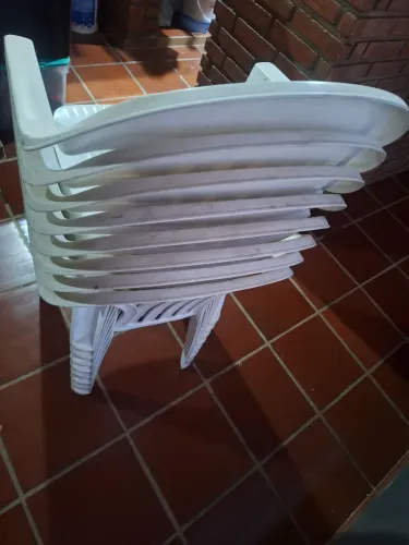 Cadeiras plástica tramontina