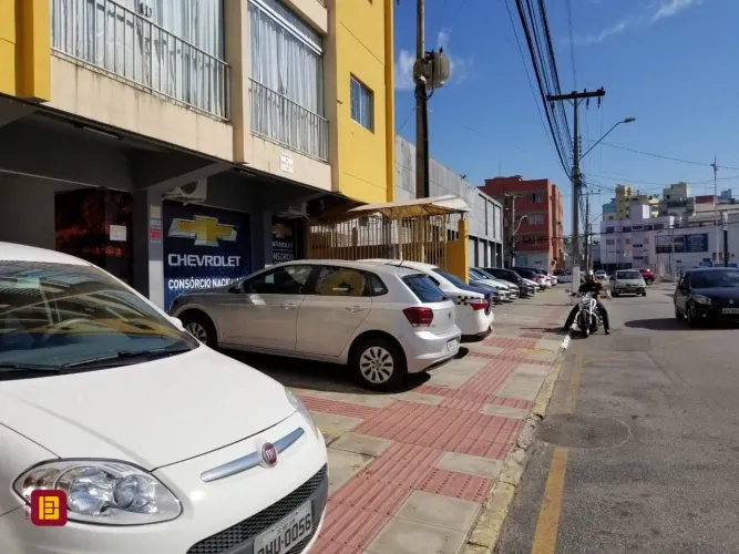 Loja terrea no Kobrasol São José/SC
