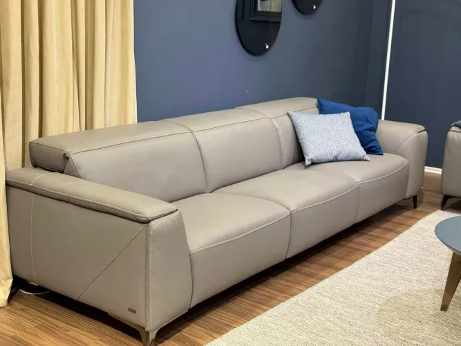 Sofá Natuzzi Trionfo 3m | Couro | R$55k na loja