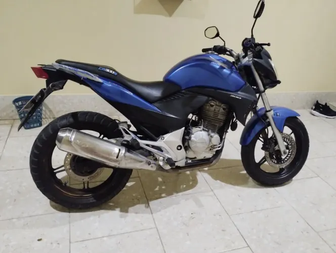 CB 300R ANO 2012 NO MEU NOME COM RECIBO!