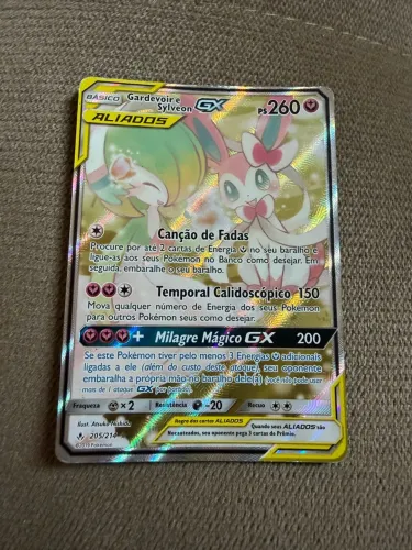 Carta Pokémon Gardevoir e Sylveon Gx
