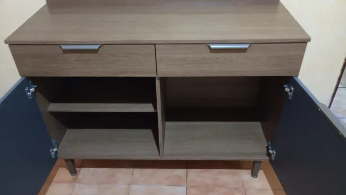 Vendo um balcão por 500 reais interessados chamar no zap *44