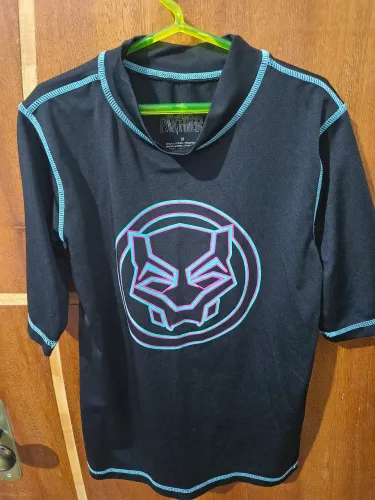 Camiseta esportiva da Marvel 6-7 anos