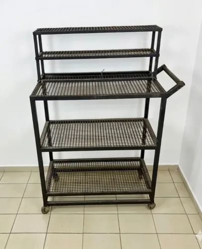 Carrinho Organizador de Ferro - Estilo Industrial (tenho 2 unidades) Precisa de pintura