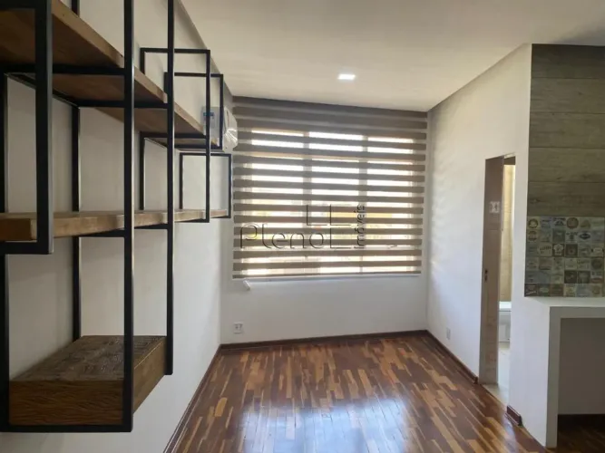 Sala comercial à venda no Edifício Connie no Centro em Campinas!