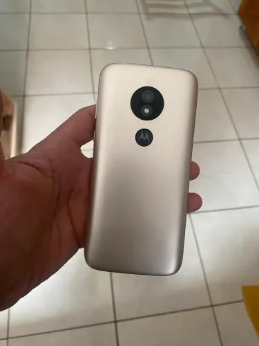 Moto e5 play
