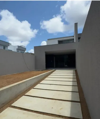 Imóvel para venda possui 180 metros quadrados com 4 quartos em Antares - Maceió - AL
