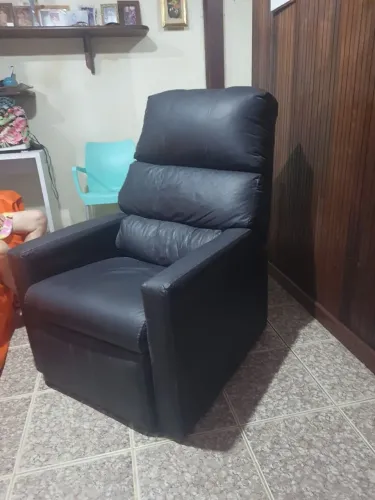 Poltrona Retrátil e Reclinável
