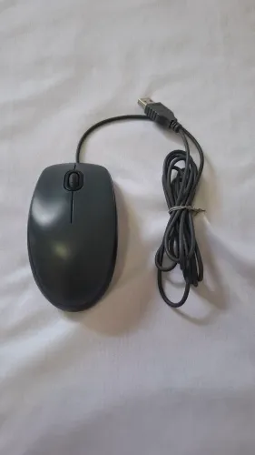 Mouse com Fio<br>Usado, funcionando perfeitamente<br><br>R$ 20,00 <br>Somente venda