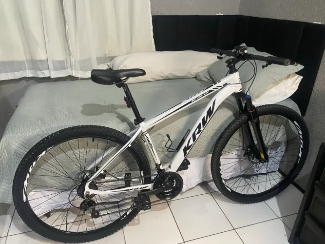 Bike Krw aro 29 TAM 17 nova + Documento e 5 acessórios