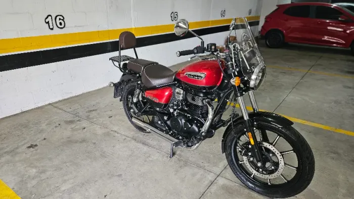 Royal Enfield Meteor 350 Supernova Red ? 2024