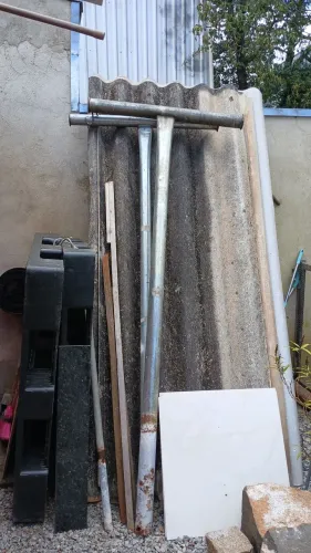 Estrutura metálica para montagem de varal