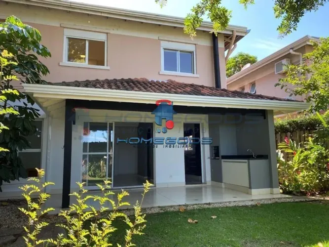 Casa em condomínio para alugar com 3 suítes a 2 minutos do Shopping Iguatemi.
