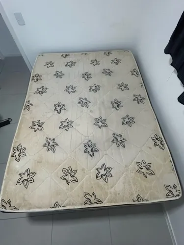 Colchão casal ortobom bem conservado