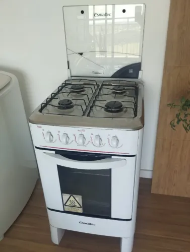 Fogão 4 bocas em boas condições