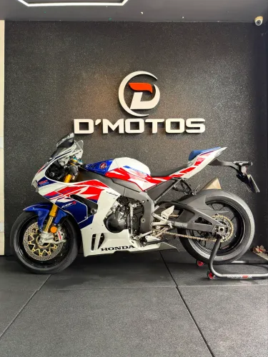 CBR 1000RRR FIREBLADE 30th - VERSÃO NUMERADA