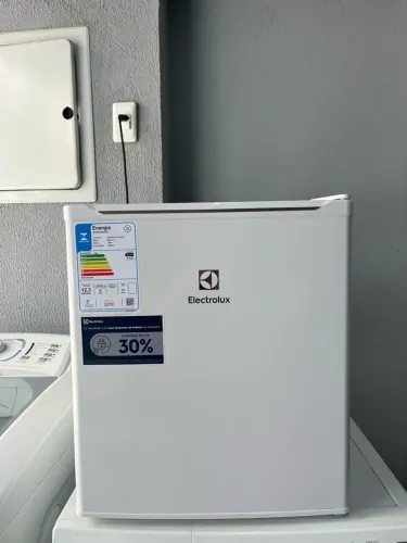 Frigobar Electrolux 47 litros 220 volts