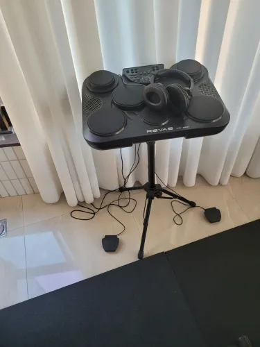 Bateria Eletrônica Revas PB-350 Roland + Pedais + Fone de Ouvido + Suporte (Completa!)