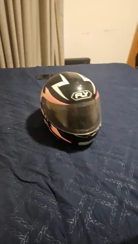 Capacete de moto usado