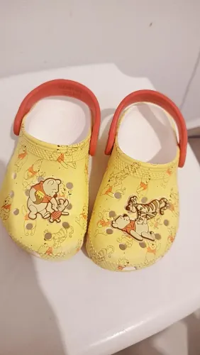 Crocs urso Pooh