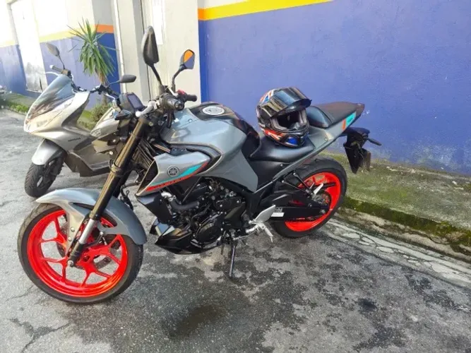 Mt 03 2023 13000km. Garantia de fábrica. Pneus novos