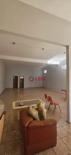 Casa com Salão e Sobrado para venda com 275 m² e 5 quartos em Vila Cardia, Bauru - SP