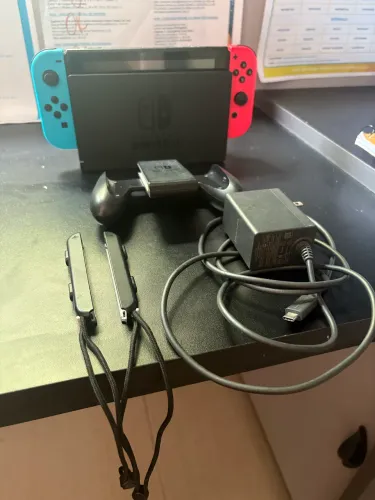 Nintendo Switch Completo - Pronto para Jogar!