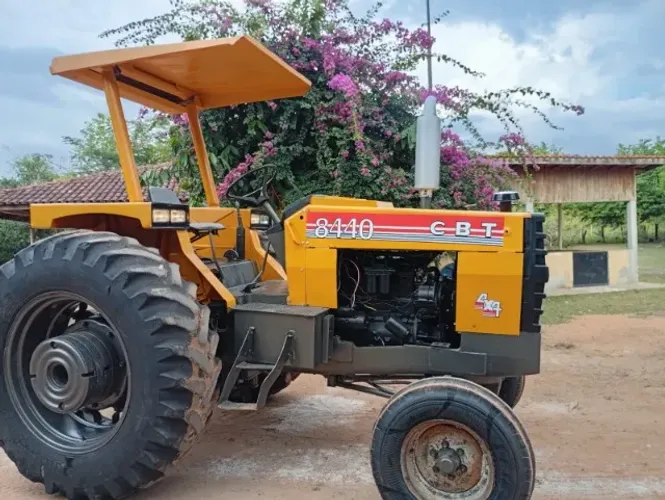 Trator CBT 8440 4x2 Pintura Nova, 100% Funcionando