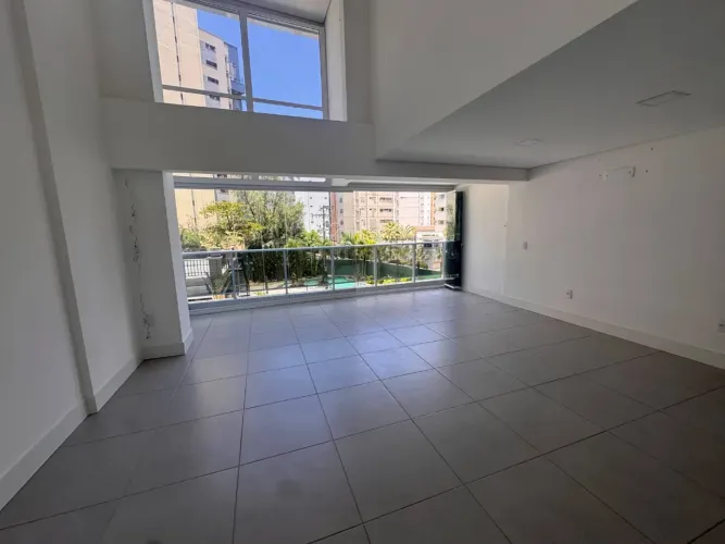 Apartamento Para Alugar com 3 quartos 3 suítes no bairro Cocó em Fortaleza