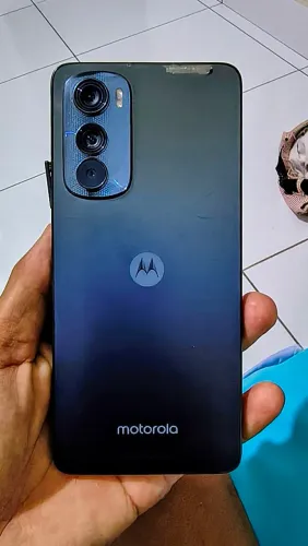 Moto Edge 30