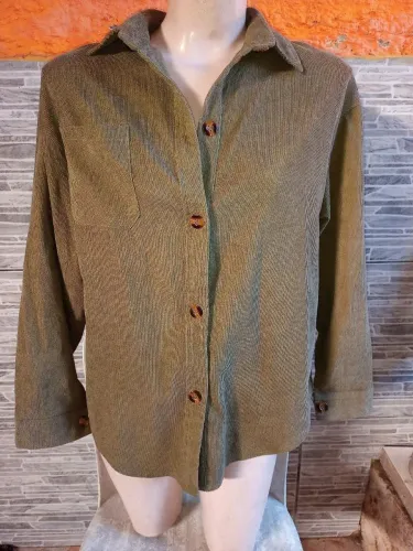Promoção camisas e casaco.