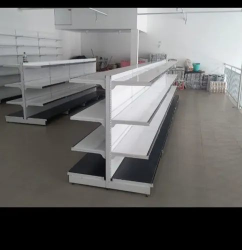Gondulas 1,30 altura 1m por 1m  ,, 7 mts 