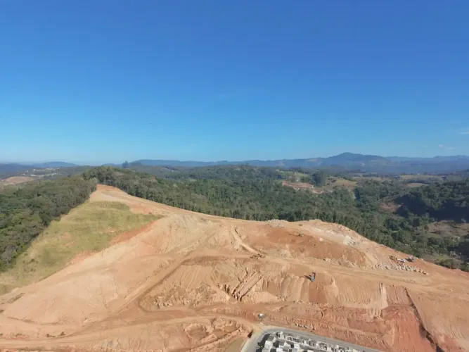 Terreno com 302 m², excelente padrão e localização parcelamento em 120x, Urussanga