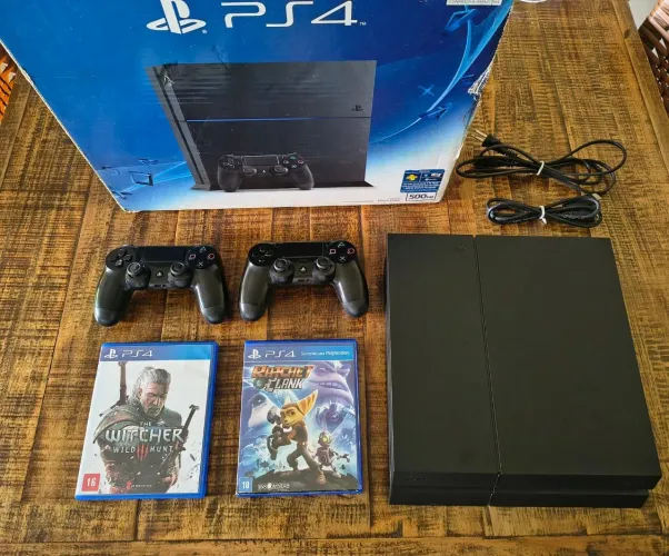 PS4 fat 500GB + 2 Controles + 2 jogos mídia física - Originais - Ótimo Estado