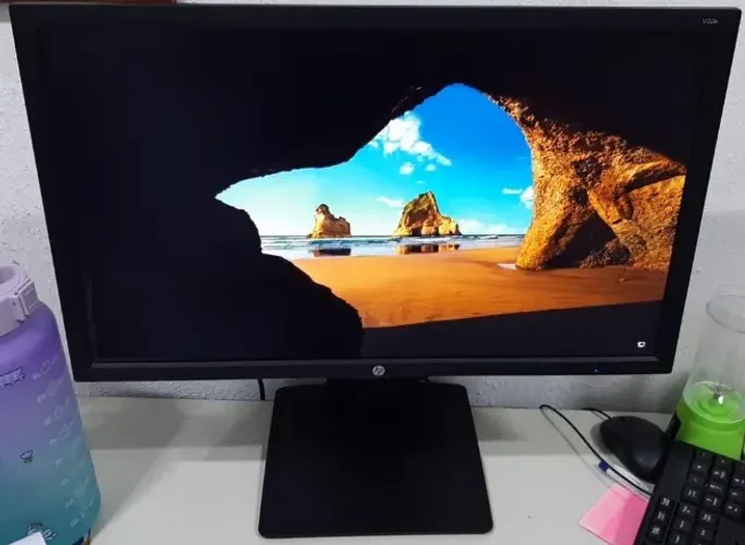Monitor Luxo HP Led 22" Full Hd Regula Altura + Retrato/Paisagem + Hdmi /Display Port /Vga