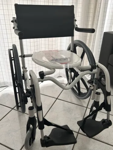 Cadeira de rodas higiênica ortobras