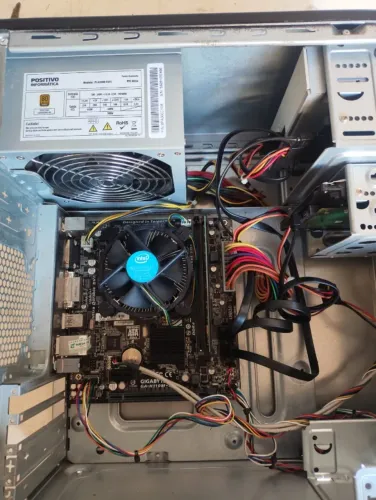 PC i3 7º geração 4 de memoria